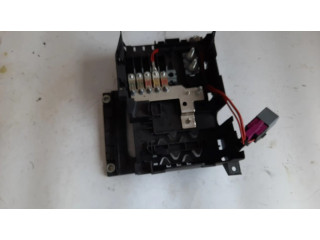   Pojistková skříňka 7L0937548C   Audi A3 S3 8V 2015