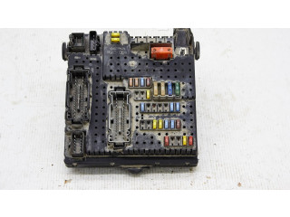 Блок предохранителей 30728512   Volvo V70    