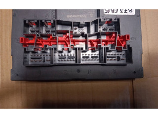 Блок предохранителей H32S0401, 1K0937049P Volkswagen Caddy