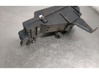 Блок предохранителей 9168986   Volvo S80    