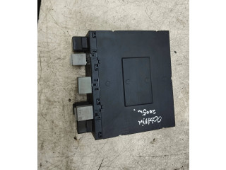 Блок предохранителей 3C0937049E, 28022870 Skoda Octavia Mk2 (1Z)