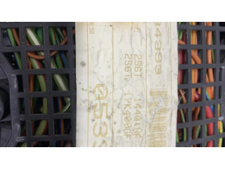 Блок предохранителей 2U84393, 2S6T14401AF Ford Fiesta