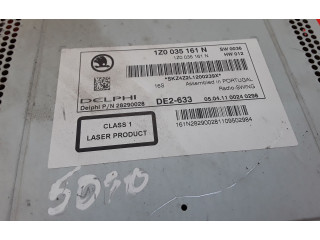 Радио/ проигрыватель CD/DVD / навигация