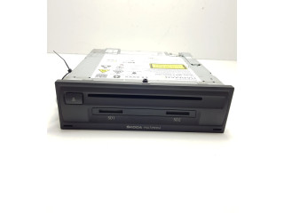 Радио/ проигрыватель CD/DVD / навигация    3V0035020B   Skoda Superb B8 (3V)