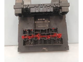   Pojistková skříňka 3C8937049D   Volkswagen Caddy 2010