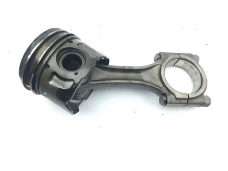  Поршень с шатуном    Peugeot 5008  