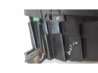   Pojistková skříňka 8200790426   Dacia Duster 2010