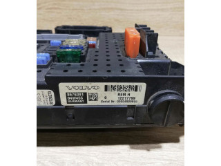 Блок предохранителей 8676391, 12217799 Volvo XC90