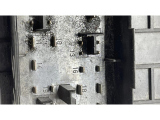 Блок предохранителей 1K0937124H, 013949631C Audi A3 S3 8L