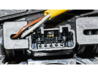 Подрулевой переключатель    Ford Focus