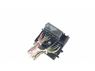 Блок предохранителей 15058033, 090483 Hummer H2