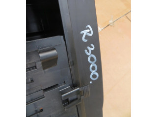 Pojistková skříňka 31398001 Volvo V60 2021