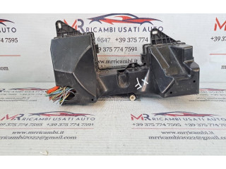 Блок предохранителей 8X2T-14A003-AA, 306DT Jaguar XF X250