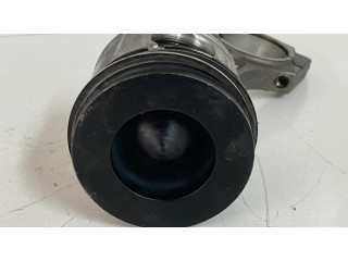 Píst 7803033, 7807345 BMW 3 E92 E93 pro naftový motor 2.0