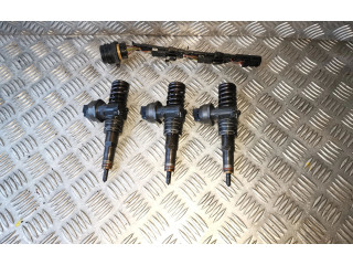 Комплект форсунок 0414720215, 038130073AG    Skoda Fabia Mk2 (5J)   