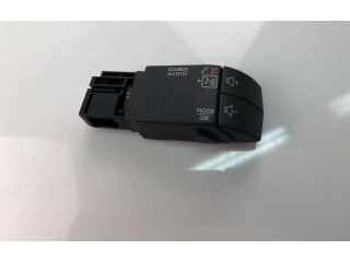 Подрулевой переключатель 8200850420 Dacia Sandero