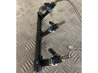 Vstřikovací lišta 06E133682C   Audi A8 S8 D4 4H    CREC 