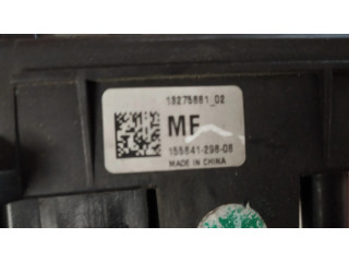 Блок предохранителей 13275881, 15584129808   Opel Insignia A    