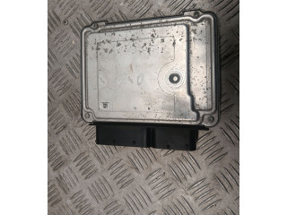 Блок управления двигателя 8U0907115J Audi Q3 8U
