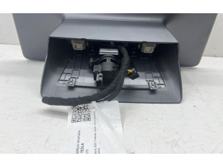 Дисплей    108954302J, 151677900C   Tesla Model 3