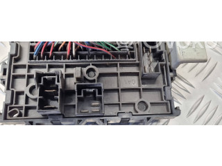 Pojistková skříňka 72404134 Nissan King Cab, Navara 2001