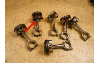  Поршень с шатуном    Maserati Quattroporte  