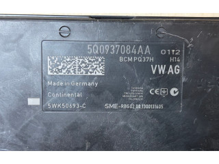 Блок комфорта 5Q0937084AA Skoda Octavia Mk3 (5E)
