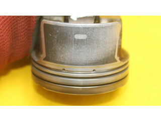  Поршень с шатуном  72L71  Renault Clio IV  