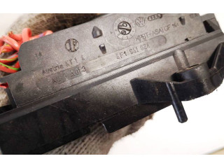   Pojistková skříňka 4f1941824   Audi Q7 4L 2006