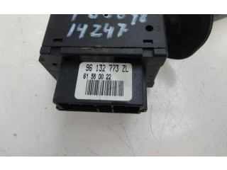 Ручка стеклоочистителей 96132773ZL Peugeot 806