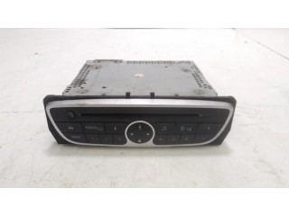 Радио/ проигрыватель CD/DVD / навигация