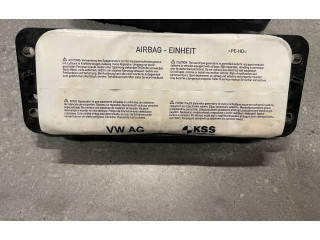 Подушка безопасности водителя    Skoda Octavia Mk3 (5E)