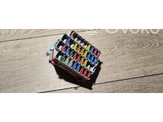 Блок предохранителей 9162439 Volvo S60