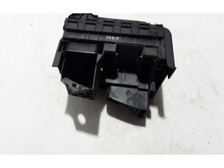 Блок предохранителей 1K0937629A   Volkswagen Caddy    