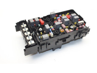 Блок предохранителей 68235117AC Jeep Cherokee