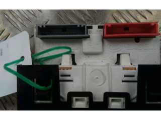 Дисплей       Renault Clio II