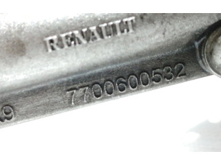 Масляный насос K9KA7 8200150195 Renault Clio II