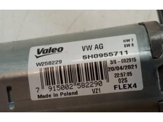 Двигатель стеклоочистителя заднего стекла 5H0955711   Skoda Octavia Mk4