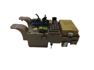 Блок предохранителей 8264113040, 2323000231   Toyota Corolla Verso E121    