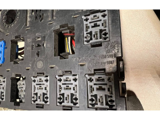   Pojistková skříňka 12585996   Volvo 740 1987