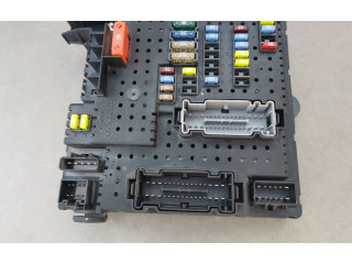 Блок предохранителей    12217799, 8676391   Volvo V70