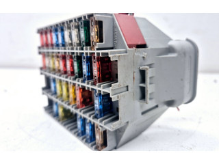 Блок предохранителей 9162439 Volvo S60