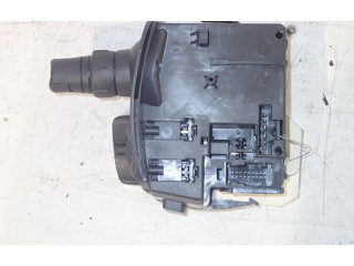 Ручка стеклоочистителей    Renault Clio III