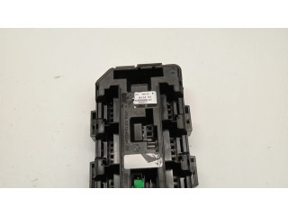 Pojistková skříňka 9389068 BMW M2 F87 2017