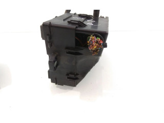 Pojistková skříňka AV6T14A142AA Ford C-MAX II 2011