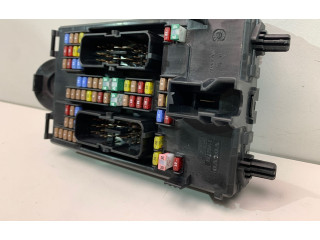 Блок предохранителей  32142591   Volvo XC90    