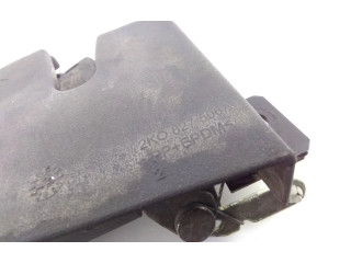 Zámek zadních dveří 2K0827506A Volkswagen Caddy 2005