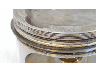 Píst 99610391574, 99610391573   Porsche 911 996    M96.70 