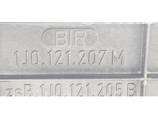 Вентилятор радиатора     1J0121207M    Audi TT Mk1 