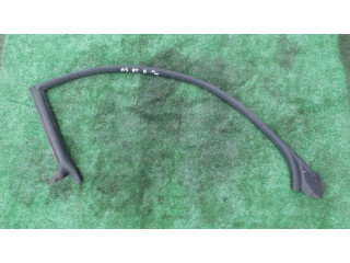 Передняя уплотнительная резина (у стекла)